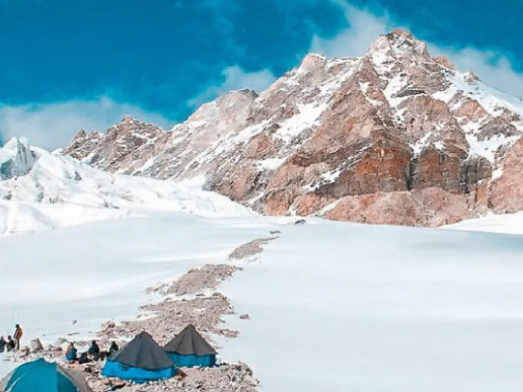 Kalindi Khal Trek: Conquer the Pinnacle of Himalayan Adventure